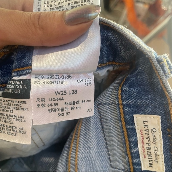 Levi's 501 Classic Blue Skinny Jeans - Picture 6 of 6